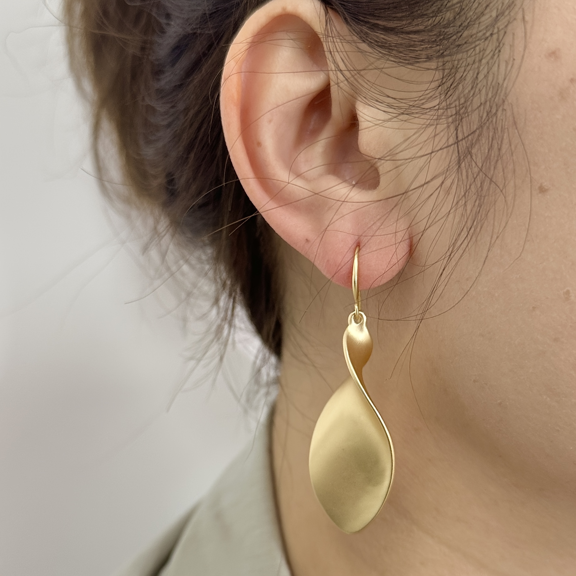 Elegant Gold-Tone Drop Earrings with Minimalist Design
